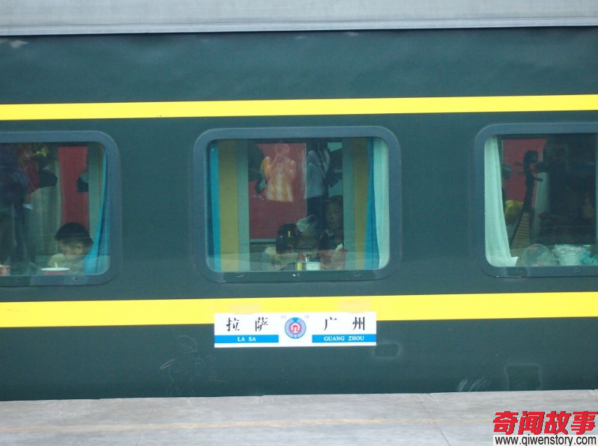 国内运行里程最长的火车，全程4980公里，耗时55小时