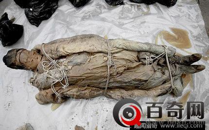 清皇陵中的三具女尸 专家当场吓傻