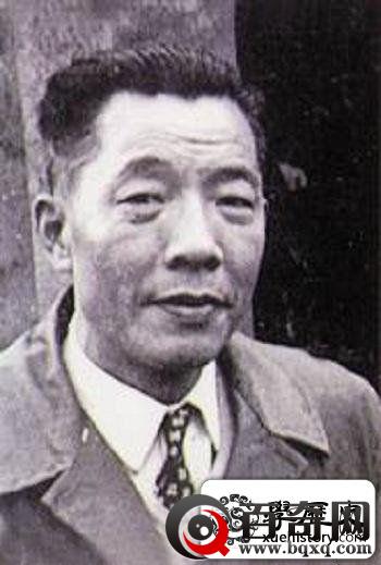 老蒋“哭笑不得、掐死狗”两张照片背后，爆出蒋经国一段风流艳史