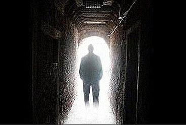 澳洲一男子“鬼打墙”在自家后院迷路2小