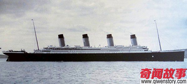 泰坦尼克号在冰山前发生了很大的错误