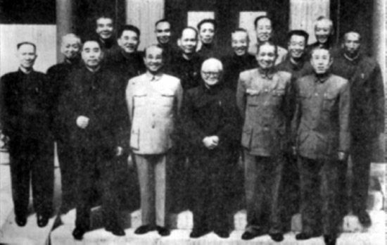 杨振宁获诺贝尔奖后 岳父杜聿明写信祝贺 信中只有两句话