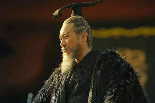 为何秦始皇九年就一统河山,曹操临死之前还是三国鼎立-