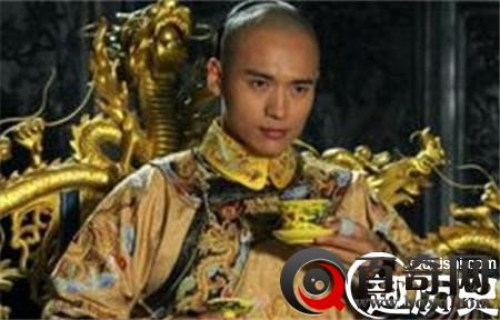 揭秘文盲皇帝登基一字不识 亲政后恶补到吐血