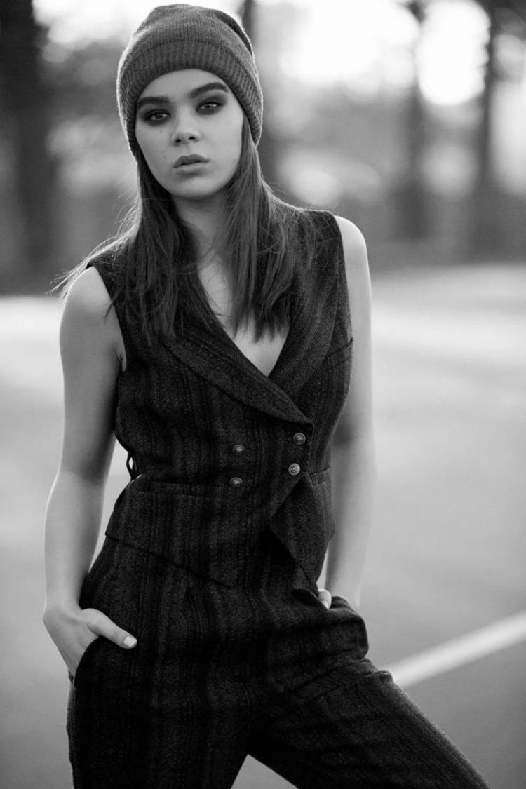 海莉·斯坦菲尔德：被“大黄蜂”宠爱的酷女孩