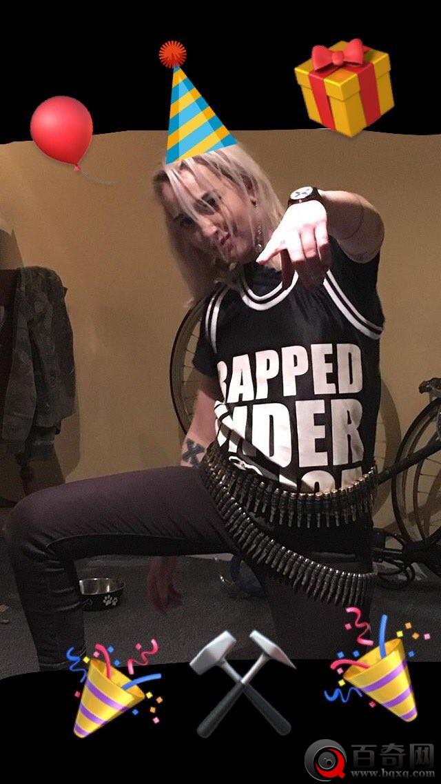 美女用屁眼喝汽水 你敢吗