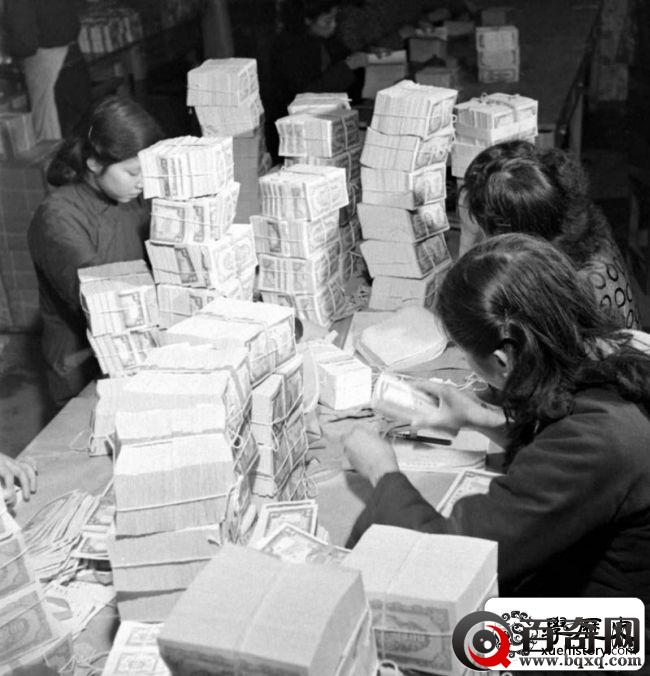 “一斗米2千万元”，17张老照片披露1947年通货膨胀的窘境