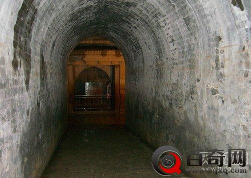 揭秘乾隆陵墓神秘女尸 为何尸身不腐面目如生