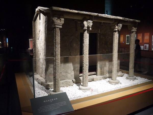 大同宋绍祖墓出土石椁,上面刻着十五个字,泄露了它的造价之谜