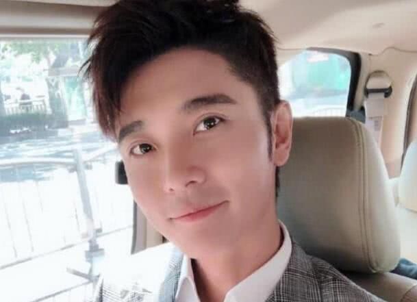 张丹峰如此袒护毕滢不知收敛，洪欣要小心人财两失