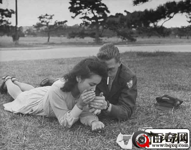 揭露二战结束后，美国占领军和日本女人的日常生活照