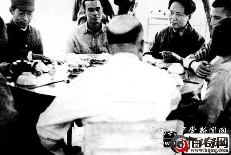 红军、抗日时期留下的珍贵合影，其中有毛主席与朱德合影