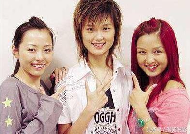 张靓颖北京演唱会哭了，透露右耳间歇性失聪，坦言“没有公主命”