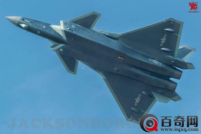 歼-20服役后首个任务曝光 扮假想敌陪练三代机