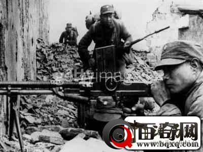 抗战那些年，英雄们用过的武器，有的你没见过，有的让你心酸