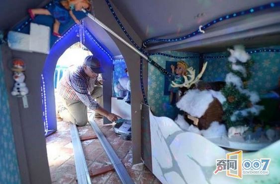 工程师爷爷亲手为小孙儿们建造了一个主题游乐园