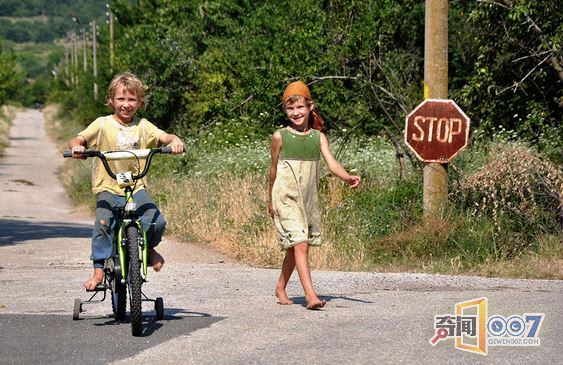 这个村庄本只有3人 他们组团来此隐居