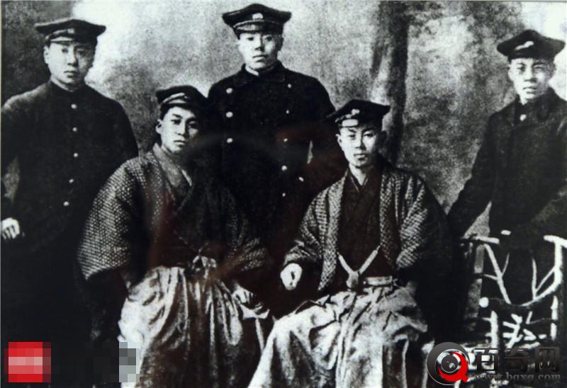 114年前鲁迅照片公布：还是个“暖男”