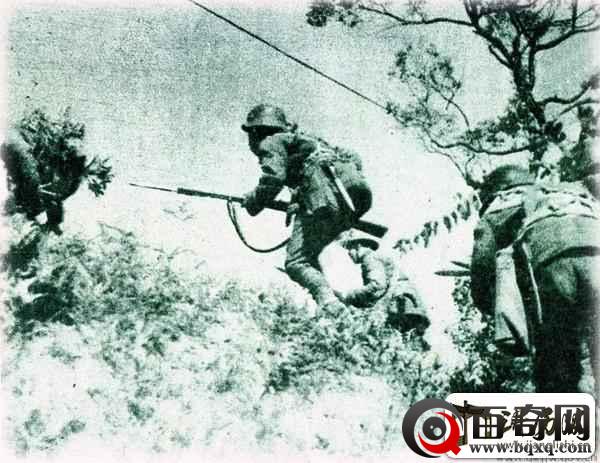 这才是抗日英雄,蒋介石称他马革裹尸虎贲遗烈,毛主席称尽忠报国