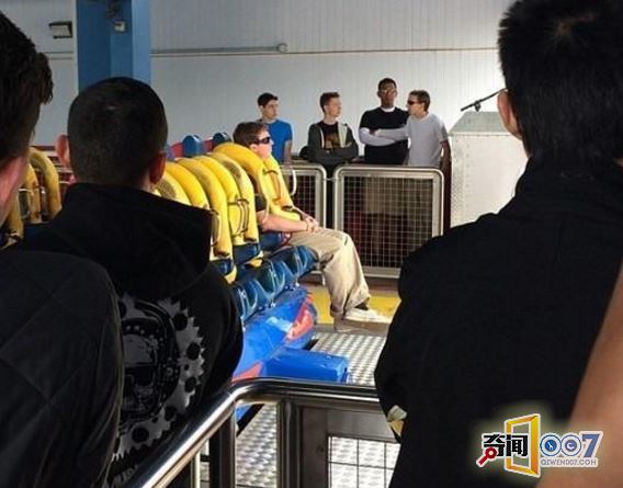 世界各地奇葩工作，有人扮猴子吓唬猴子