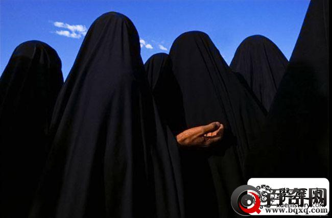 戳中泪点的14张超罕见战地实拍照