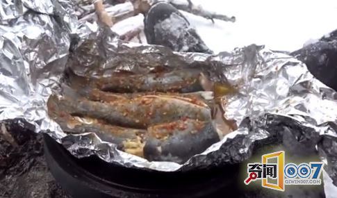 冰面上生火冰不融化,原来是有这神器