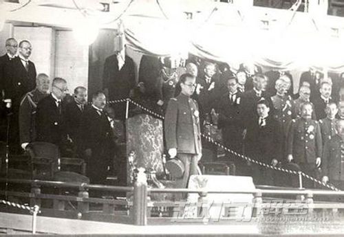 揭落魄皇帝溥仪 苏联战俘生涯之秘事