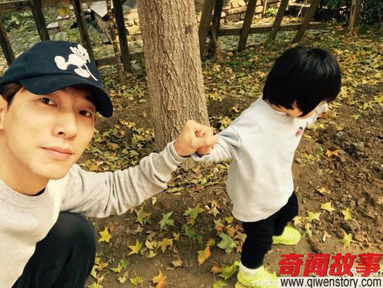 张亮晒与女儿合影，担心女儿太丑，嫁不出去