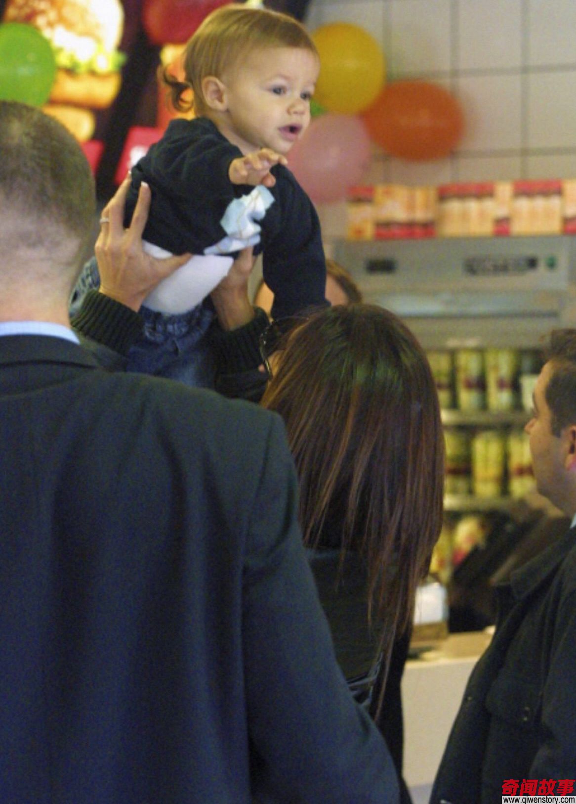 贝克汉姆最帅儿子罗密欧，小七出生之前他被当做女儿养_0