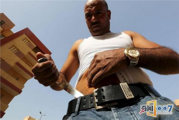 吃钉子碎大石 埃及“法老王”原来是武林高手