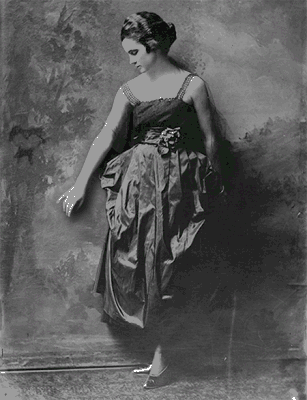 老照片变“惊悚片”，毫无违和感！你们感受一下