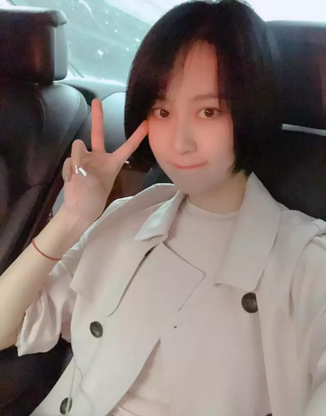 演女主却没被胡歌带红的她，只因长相老气？她的近照被说像郑爽