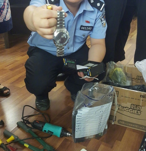 男子网上拜师学偷技 潜伏3个月洗劫50多万财物