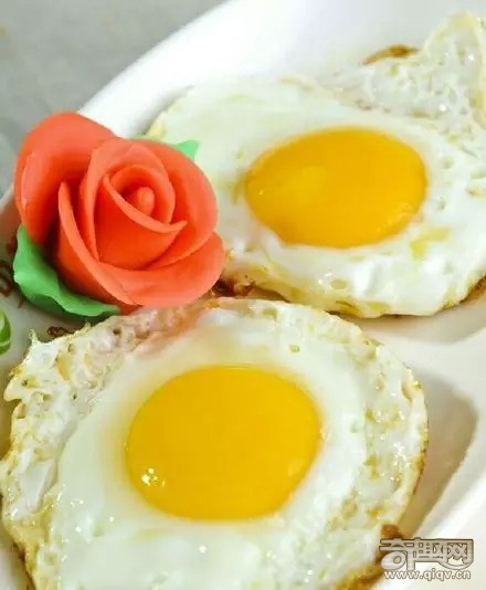 秘平胸到底能有多平？一群妹子开始自黑了...........有图有真相！！！