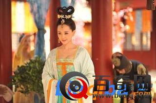 兰陵公主深受父母宠爱的原因是什么