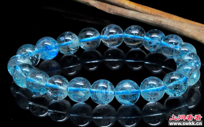海蓝宝手链佩戴的忌讳 不是谁带都是好的_0