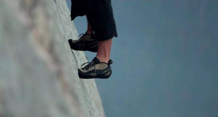 豆瓣9.1，每天都有无数人问他死了吗？