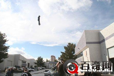 揭秘人类神秘悬浮术：空中停留数小时