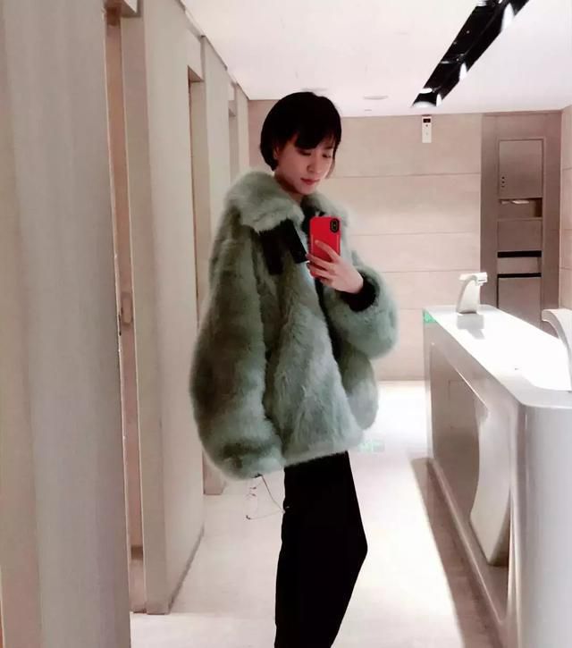 演女主却没被胡歌带红的她，只因长相老气？她的近照被说像郑爽