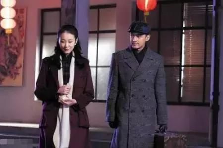 演女主却没被胡歌带红的她，只因长相老气？她的近照被说像郑爽