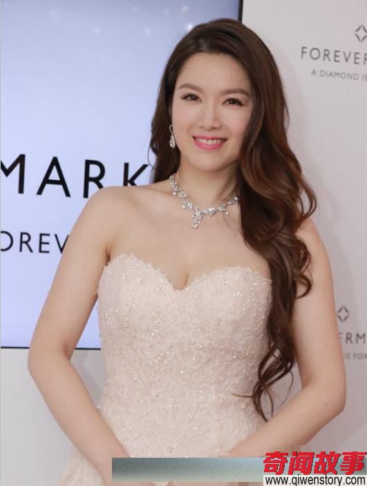 中华小姐冠军苟芸慧，网友：果然还是天然的耐看_0