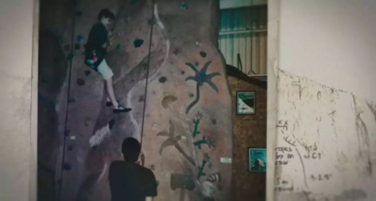 豆瓣9.1，每天都有无数人问他死了吗？