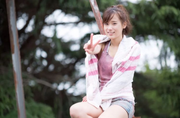 “姜文”偷偷拍了一部岛国片，票房大赚30亿！