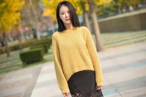 演女主却没被胡歌带红的她，只因长相老气？她的近照被说像郑爽