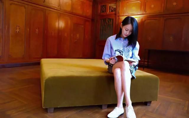 演女主却没被胡歌带红的她，只因长相老气？她的近照被说像郑爽