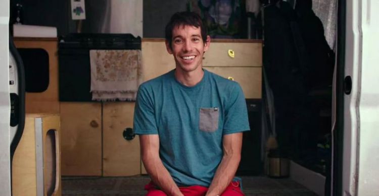 豆瓣9.1，每天都有无数人问他死了吗？