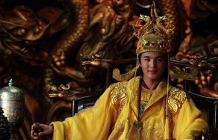 爱因斯坦情迷美女间谍玛加丽达·科涅库娃