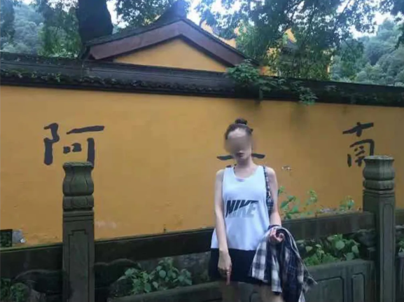 17名无辜的女大学生，在朋友圈刷到了自己的“裸照”