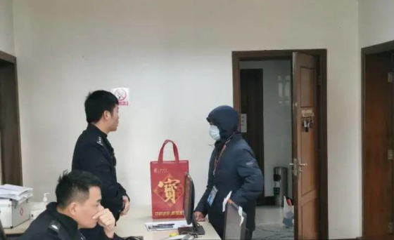 撞倒外卖小哥后，浙江女子的决定出乎意料