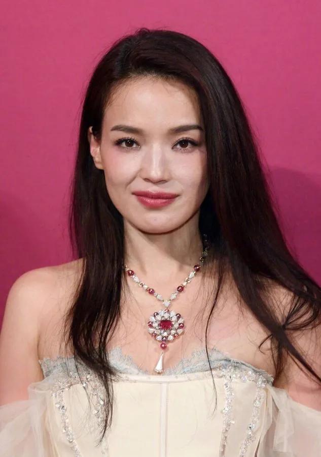 盘点“一脱成名”的十大女星，她们的电影你看过几部？